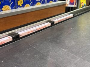 ベルトコンベアの仕切りバー